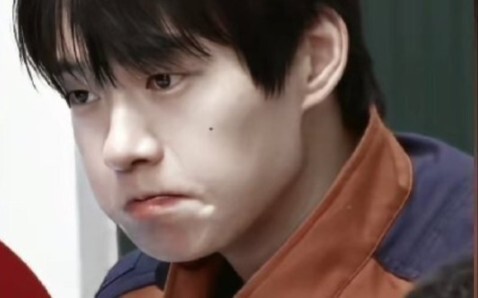 Khi bạn thấy anh ấy đáng yêu, bạn sẽ＿＿＿. “Ngụy Đại Huân”