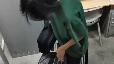 أخي العزيز ترك المدرسة لأنه كان منغمسًا في لعب ناروتو.