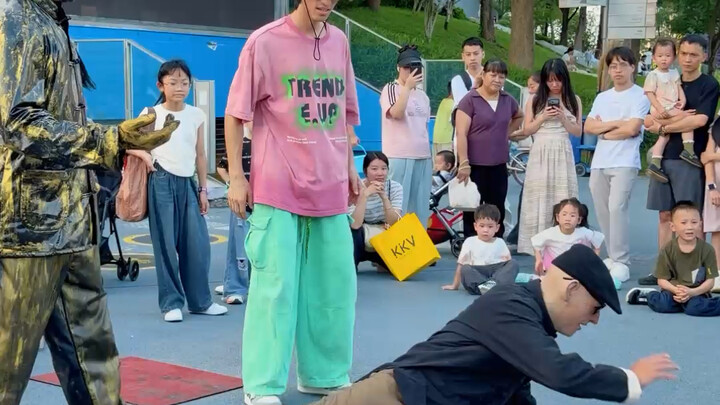 I kindly stepped in to teach, only to be completely baffled by an elderly man 😨