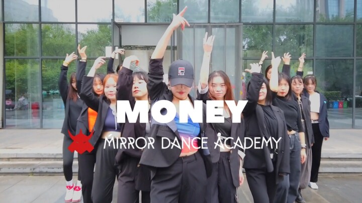 MDA cover "Money" của Lisa trong phòng tập cực lôi cuốn