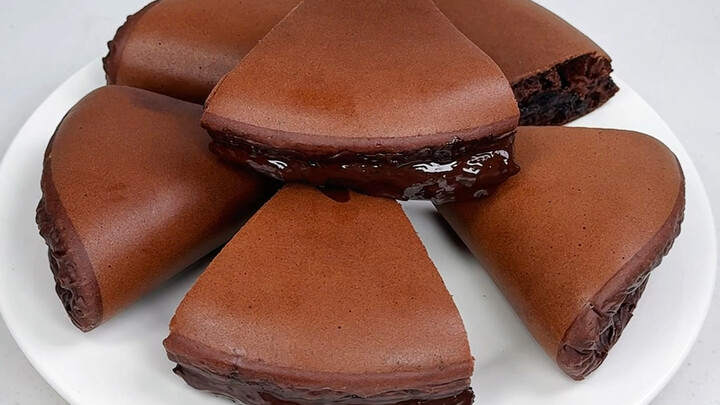 شكراً للرئيس على تعليمي طريقة تحضير الفطائر هذه؛ إنها بسيطة لدرجة أنه يمكنك صنعها بمجرد امتلاك قدر و