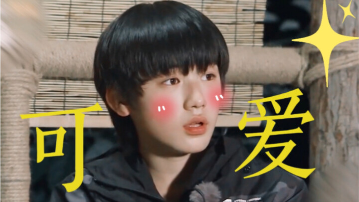 Help! I finally get why he has so many “mom fans” — who could resist such an adorable little cutie? 