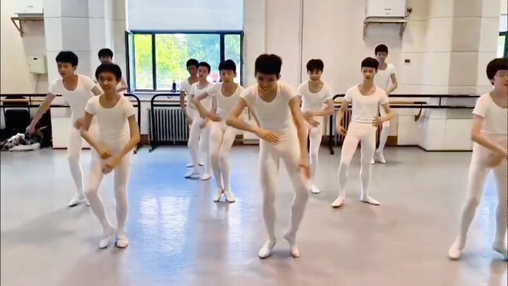 #BalletBoys# A little break-time fun