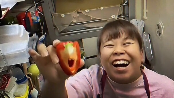 Dulu dia juga hanyalah seorang gadis kecil yang polos, lho!