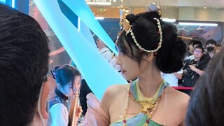 万菱汇战双帕弥什联动敦煌活动，coser真漂亮啊