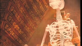 男人找到一个水晶头骨，找到了传说中的黄金城