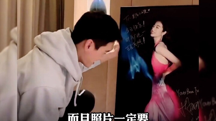 How obsessed is Zhou Yutong about giving out signed photos? Sister Zhou says: "I'll be heartbroken i