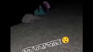 哥们这是在跟啥约会啊