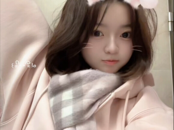 A little baby going to school 🎒