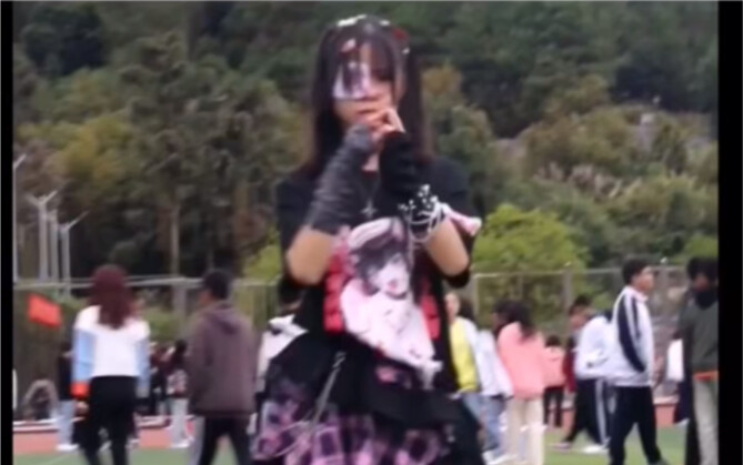 Using subculture to dance kanaria on the school sports field/GUMI《KING》