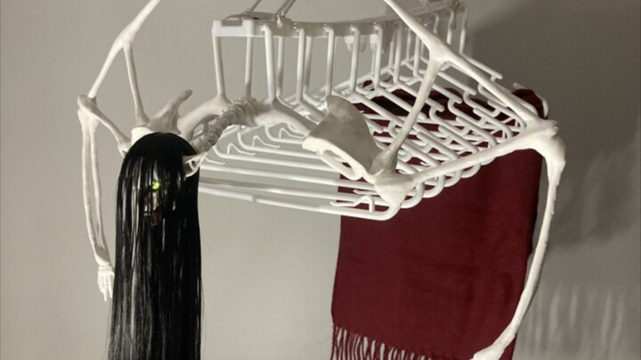 Clothes hanger: The ground rumble starts~