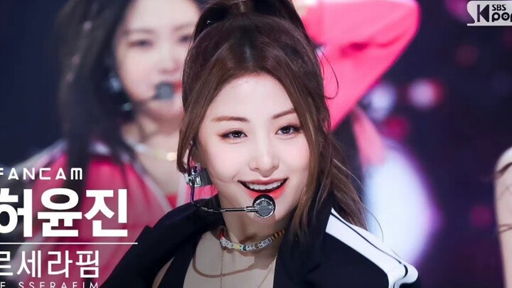 “Sao cô ấy lại tự tin đến vậy? Sao cô ấy tự tin quá đỗi thế này? Đây không phải chuyện đùa đâu. Mình