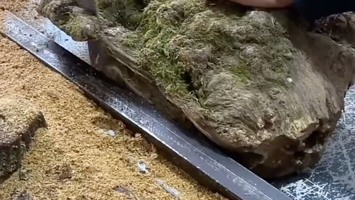 Bác Hai lại tìm thấy gỗ hổ phách trầm hương Bắc, chỉ với giá hai chữ số. #Trang sức văn phòng #Vòng 