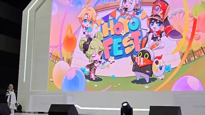 Guizhong mencari Zhongli di Hoyofest 2025