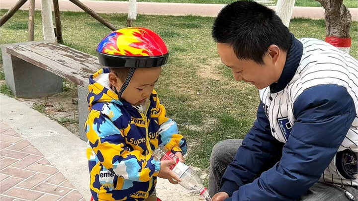 Đây mới là cao thủ trong giới nhặt chai lọ!