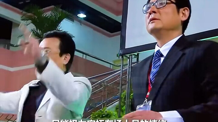 หนุ่มหัวชนจนชามถ้วยลายครามมูลค่ากว่าร้อยล้านแตกกระจาย แต่ใครจะคาดคิดว่าเสี้ยววินาทีถัดมา…