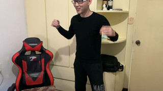 惩罚之“引流之主”，快看，这个男人他脸红