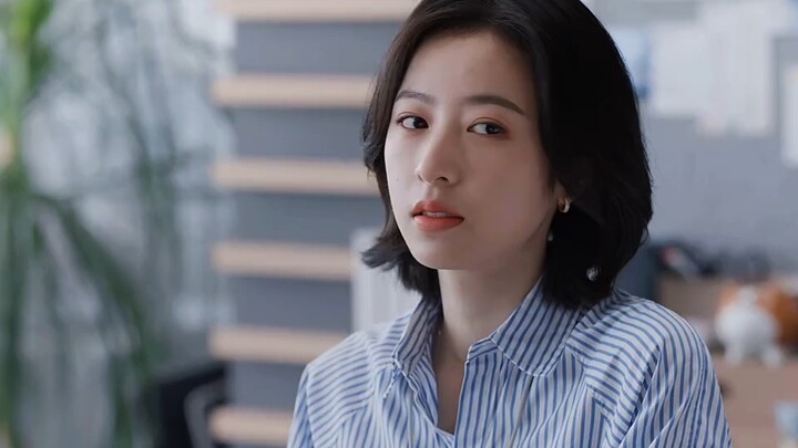 A few words from her mom suddenly woke up her daughter, who had been deeply lost in love.