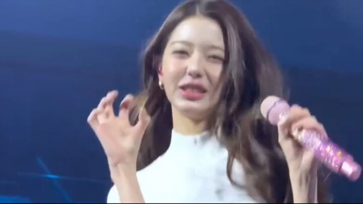 When Beauty Meets K-Pop Energy A Moment Full of Charm #kpop #girl #dance