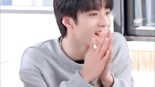 【ليو ياو ون】 صوت حلو يفاجئ الجميع | ياو الصغير المدلل هو الأسعد حظًا على الإطلاق～