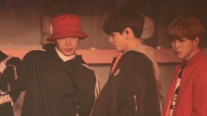 BTS's super-hot live performance: COME BACK HOME + NO MORE DREAM + MIC DROP. These seven guys are so