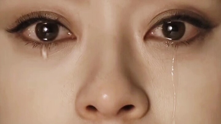 Chỉ có Ngọc Nhiêu là từ “ngọc” kết hợp với chữ “nữ”, vì vậy chỉ mình nàng mới có được cái kết viên m