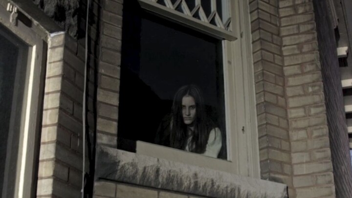 【Ying Sir】Di sebelah rumah barunya tinggal seorang gadis hantu yang tanpa henti menatap tetangganya 