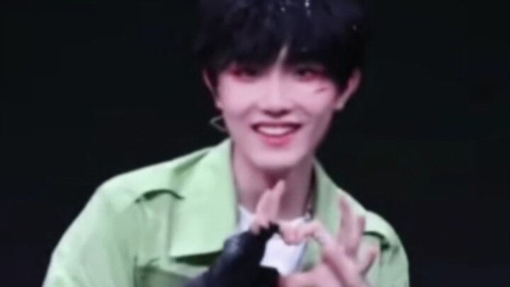 ซูซินฮ่าว Queencard ถ่ายสด 2.0 ถอดเสื้อแล้ว ถอดเสื้อแล้ว!