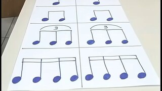 跟着我左手一个，右手一个