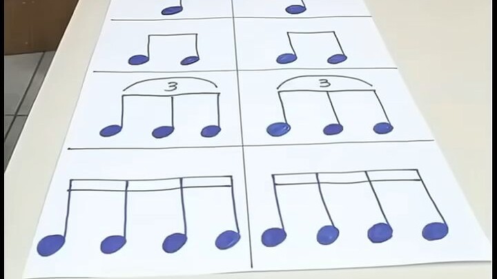 跟着我左手一个，右手一个