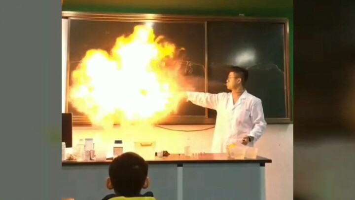 Those Years I Risk My Life Shooting Videos of My Teacher’s Experiments