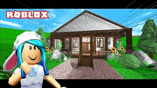 BUILDING A HOUSE USING MONEY I MADE IN AN HOUR (Roblox Bloxburg)