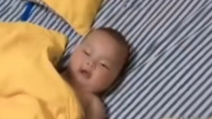 Tan làm về nhà, nhìn thấy cảnh này, bao mệt mỏi đều tan biến hết