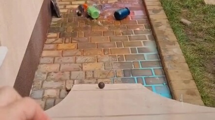 การแข่งขันลูกเหล็ก vs ขวดแก้ว