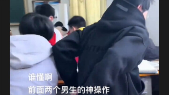 ไม่ได้พูดเล่นนะ แค่สองท่าทางนี้ก็ทำให้ฉันหลงเสน่ห์จนใจละลายแล้ว
