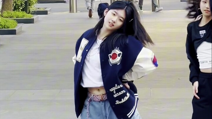 Điệu nhảy Kpop ở trường trung học này thật tuyệt! ! Ống đồng hồ trông giống như răng cửa rất lạnh