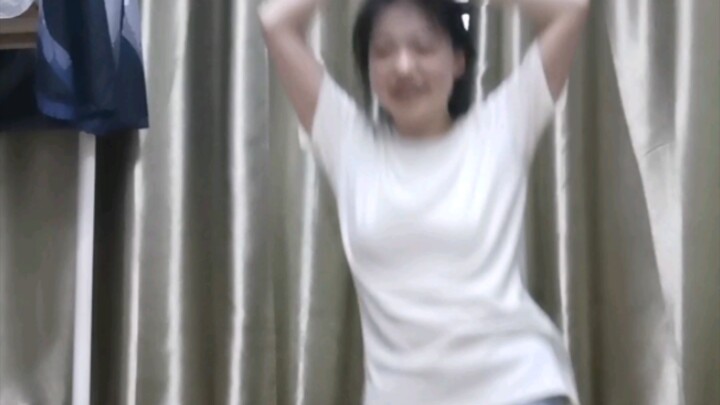 Maaf karena cover house dance-nya lucu sekali