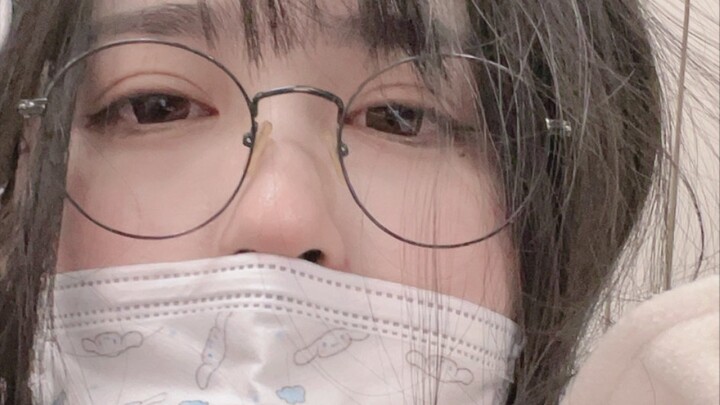 “555~ You guys are sick, aren’t you? You just love watching me cry?”