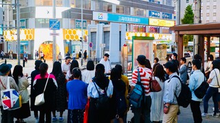 Japanese street singing "Weathering With You + Your Name" Sparks [Yuya Hiraoka]