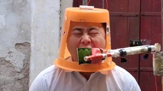 Máy ăn dưa hấu tự động! Phát minh cực chất