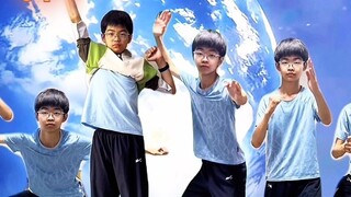 (إعادة تجسيد رائعة) OP لـ Galaxy Ultraman S، لكنني أؤديه