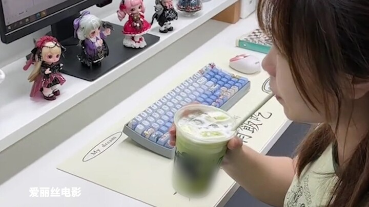 Musim panas hampir berakhir baru ketahuan ada kotoran di dalam es loli; berbagai merek es loli terde