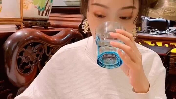 Semua bilang aku terlihat tidak pintar, suruh aku lebih bijak… Ya udah, aku bakal lebih bijak deh!