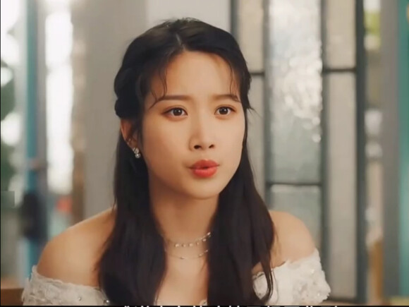 Tiga pria nggak bisa bayar sewa, jadi salah satu dari mereka pura-pura pacaran sama pemilik kontraka