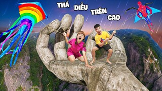 Hà Sam Đi Tìm Và Thả Diều Trên Bàn Tay Khổng Lồ