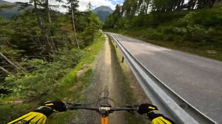 “这一次，我要放下过去，眼里只有当下和未来，那是我人生中的一次重生， 从此不再有遗憾和后悔，只有一往无前。“