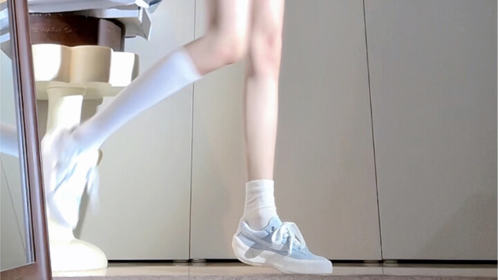 Sepatu kanvas biru muda 🪞 sungguh murni dan polos untuk siswi SMA!!