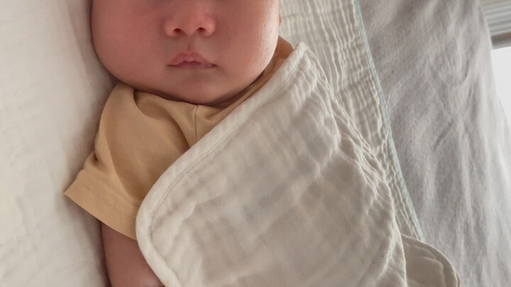 1个月宝宝的屁放出了成年人都未必能产生的动静