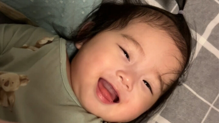 What is she doing? Hahaha! [Baby Talk]