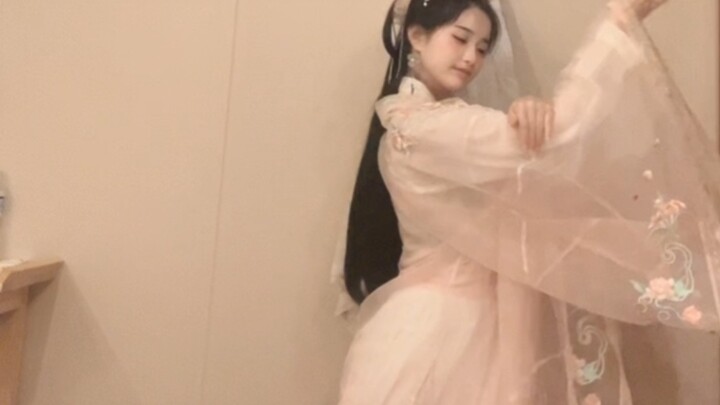 The first classical dance ~ Falling Flowers